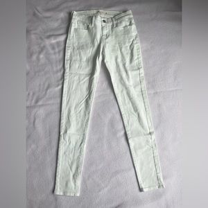 Levi's 710 White Super Skinny Jeans